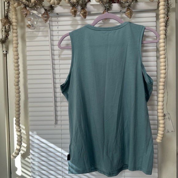 Patagonia Tank Top with pocket - Picture 4 of 4